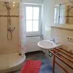 Am Bodensee Im Mit Balkon, Zwischen Insel Mainau, Konstanz, Ueberlingen Und Friedrichshafen 乌尔丁根-米尔霍芬