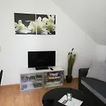 Am Bodensee Im Mit Balkon, Zwischen Insel Mainau, Konstanz, Ueberlingen Und Friedrichshafen 公寓 *