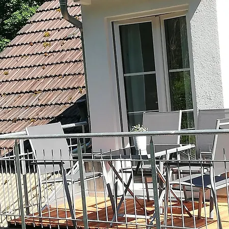 Am Bodensee: Lakeside Balcony Retreat Uhldingen-Muehlhofen